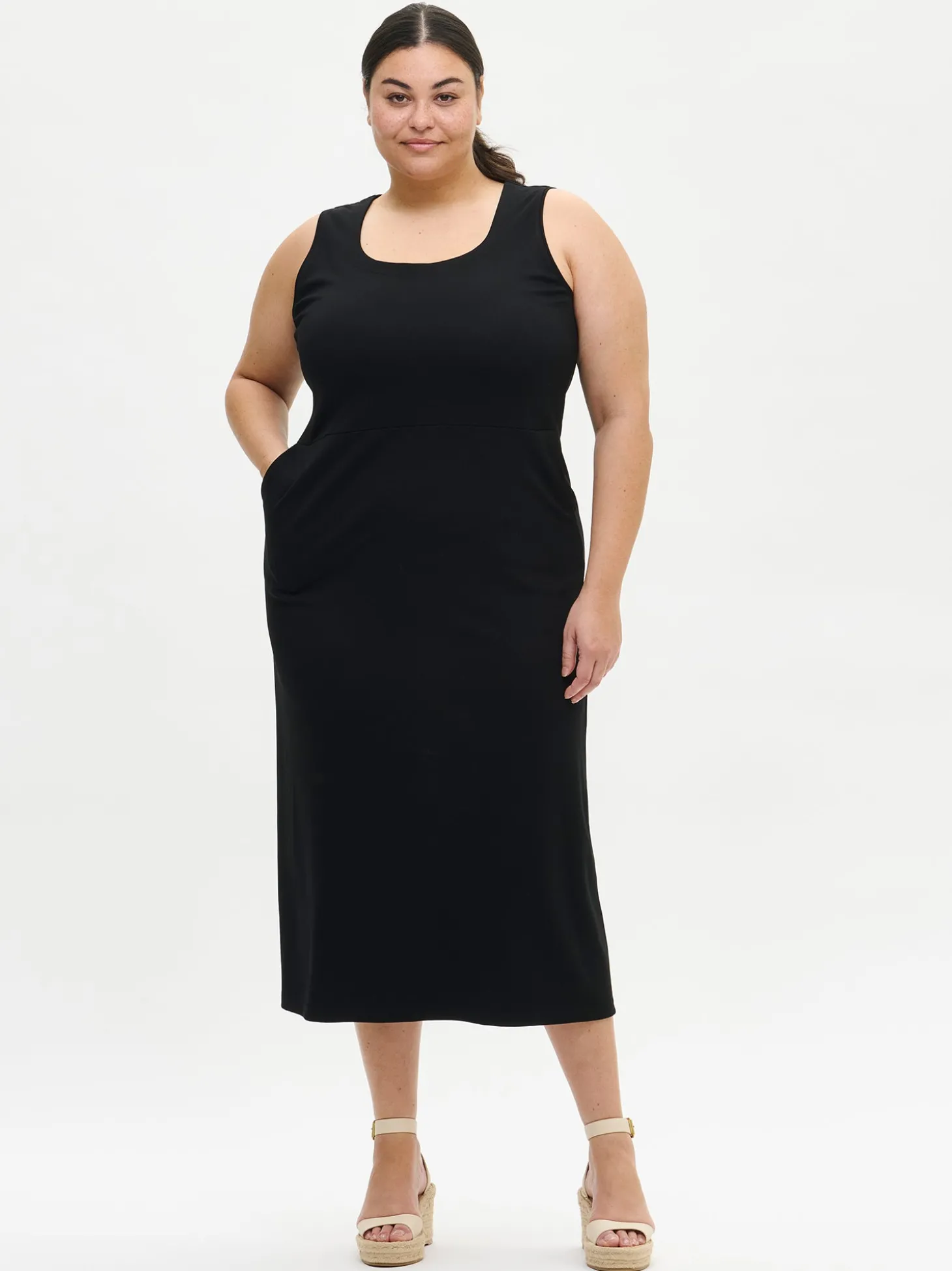 AIDA trikoomekko - musta