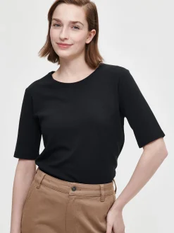 AINA t-paita - musta