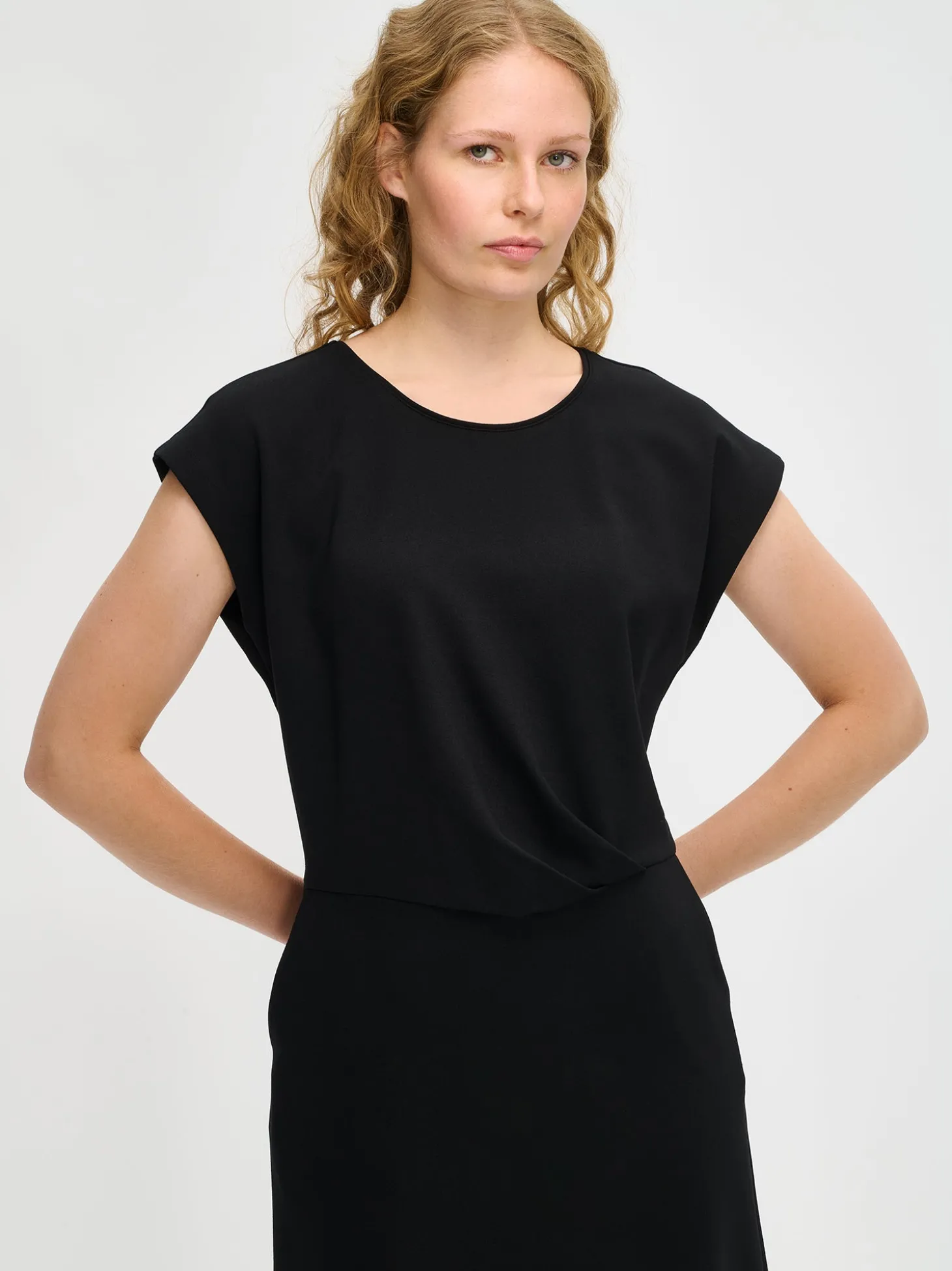 ELEGIA mekko - musta