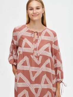 GRAFFITO pitkä kangasmekko - punaruskea