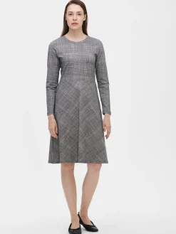 HARSO trikoomekko - mustavalkoinen