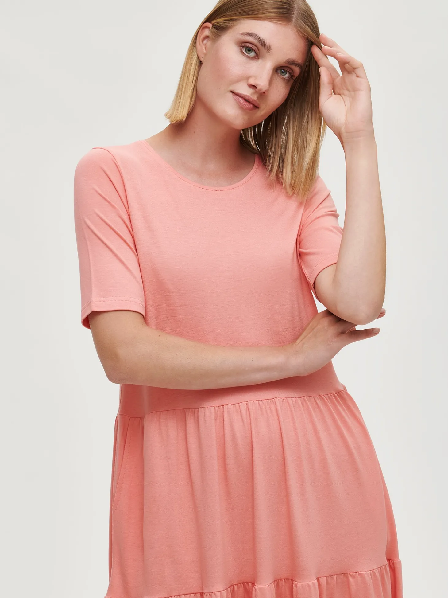 IISI trikoomekko - koralli