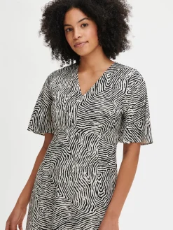 JÄLKI midi kangasmekko - musta-luonnonvalkoinen