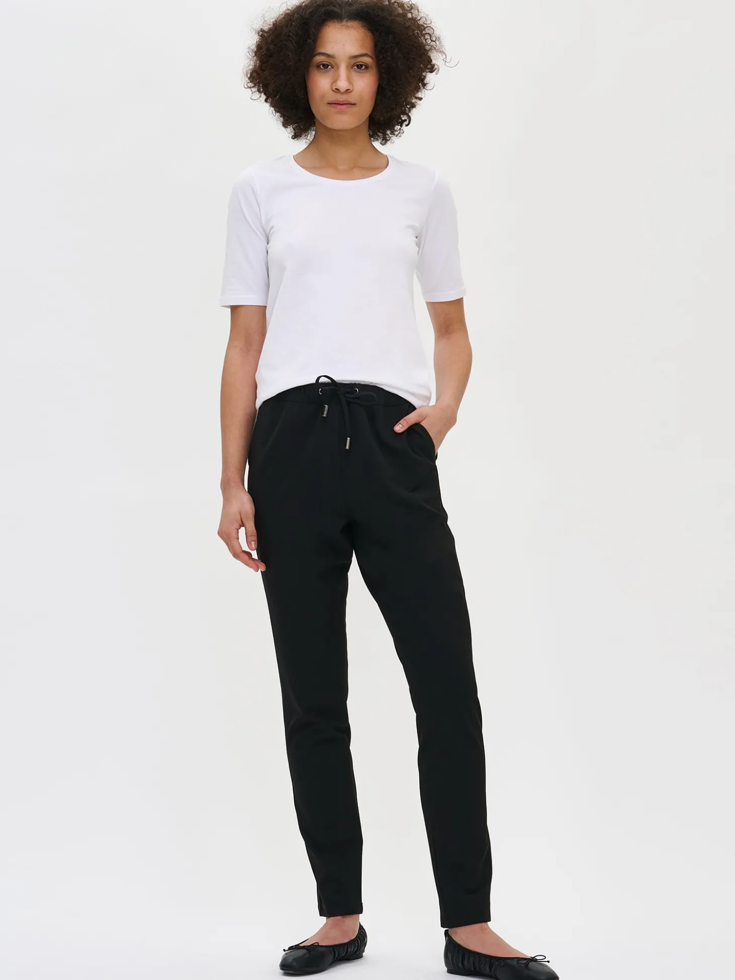 JOGGERI housut - musta