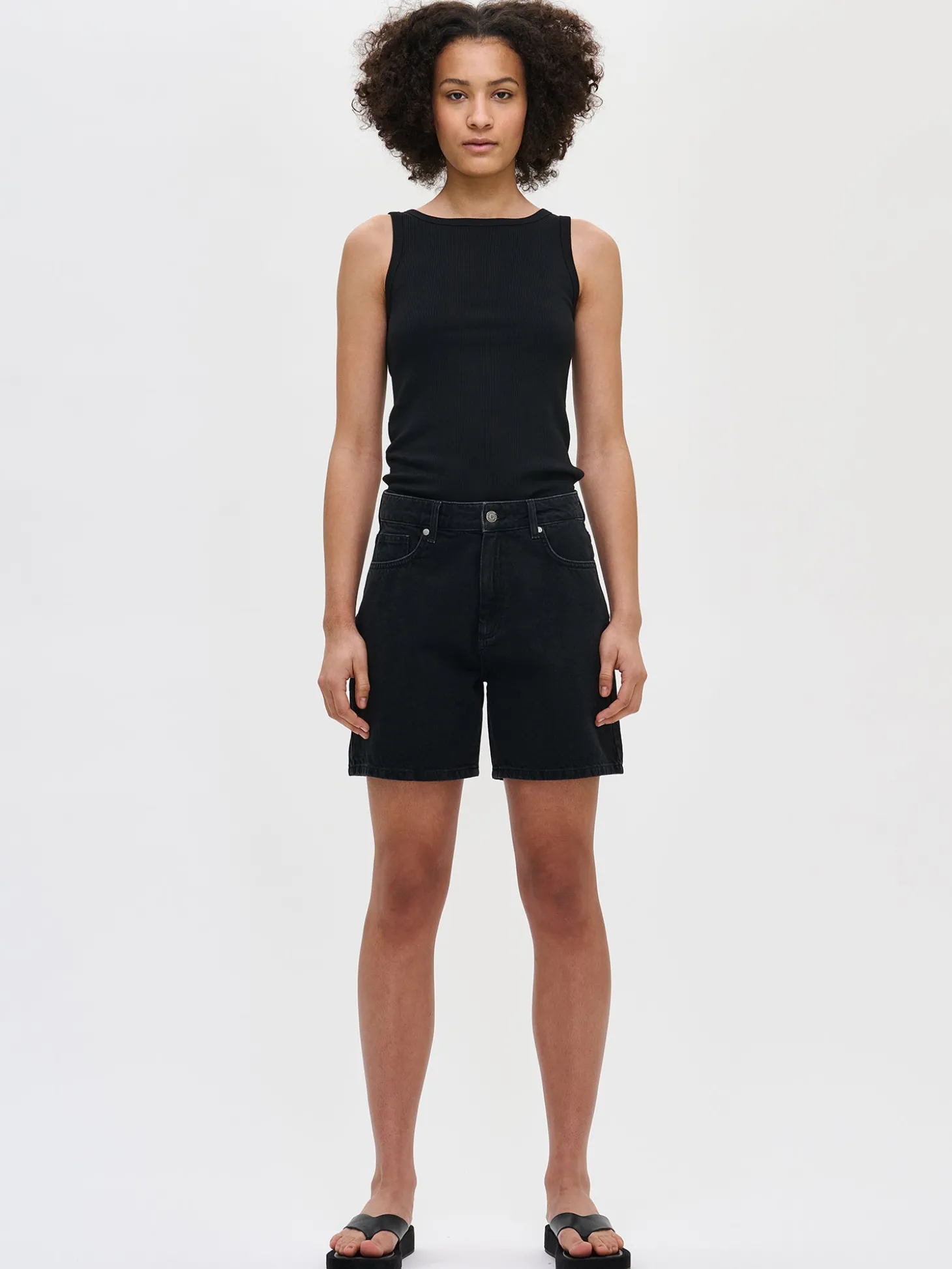 KAMILLA farkkushortsit - tummanharmaa