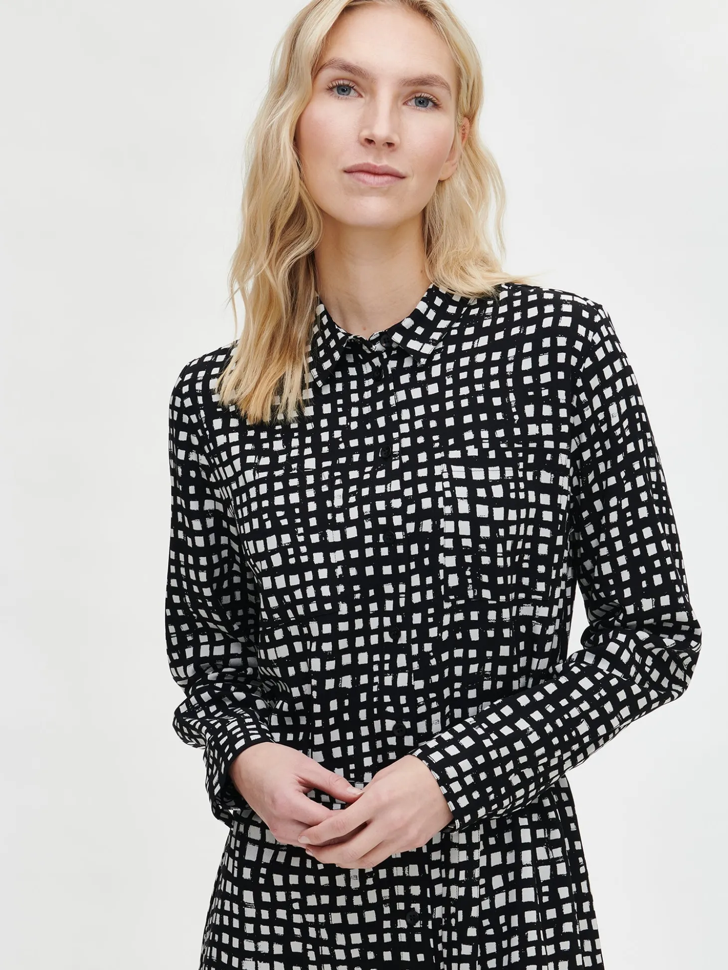 KARMI paitamekko - mustavalkoinen