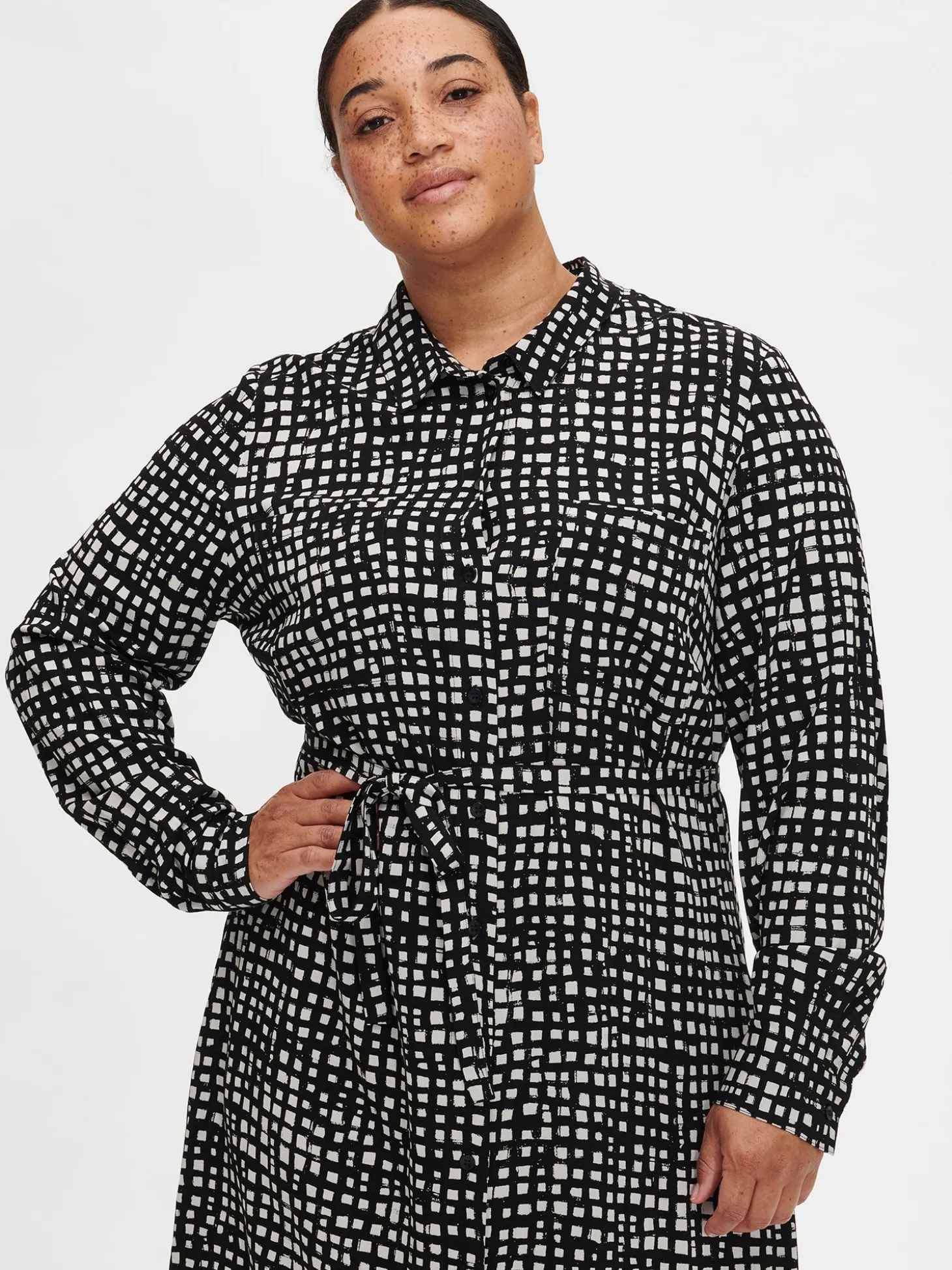 KARMI paitamekko - mustavalkoinen