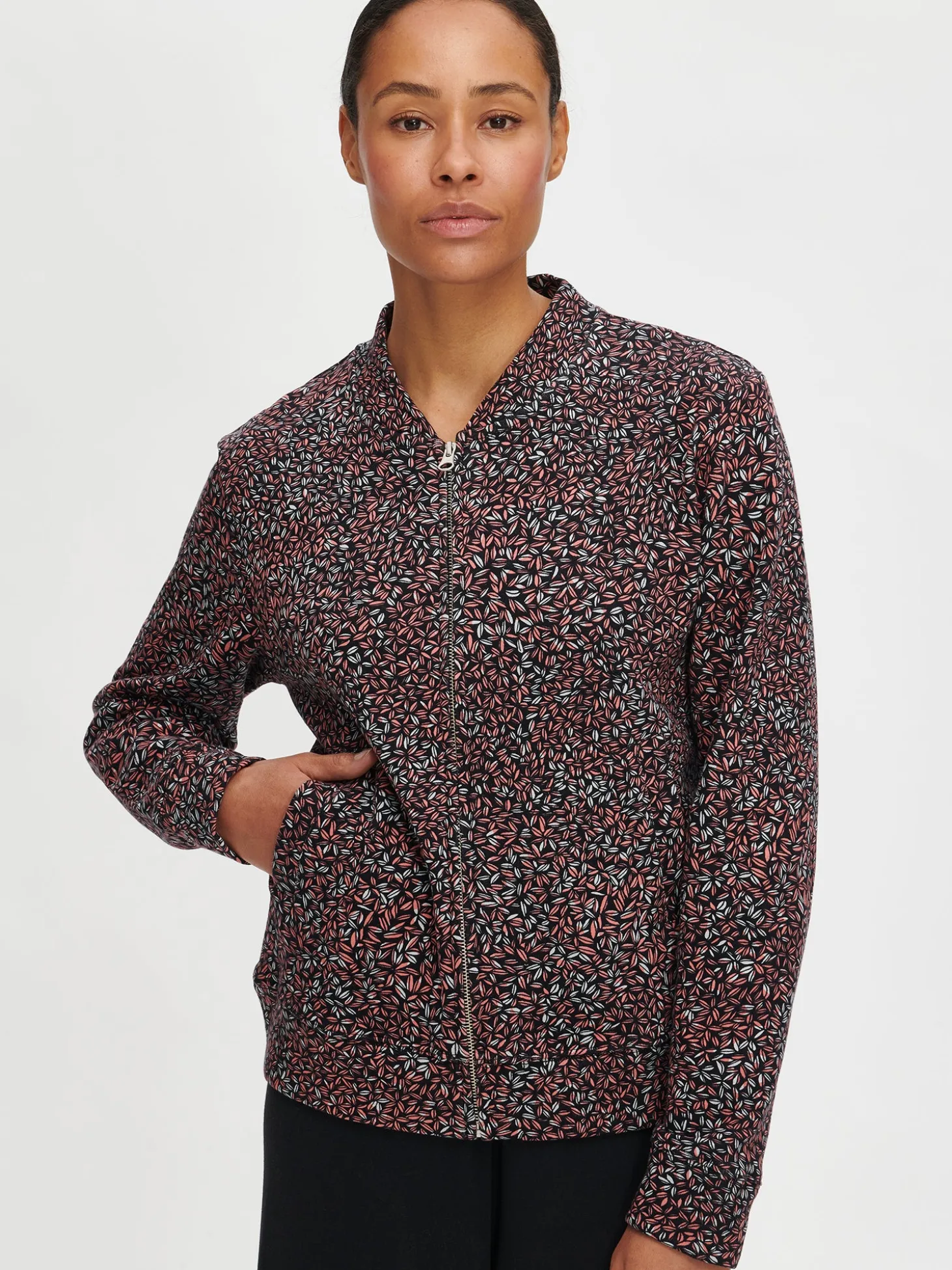 LEHTO collegetakki - punainen