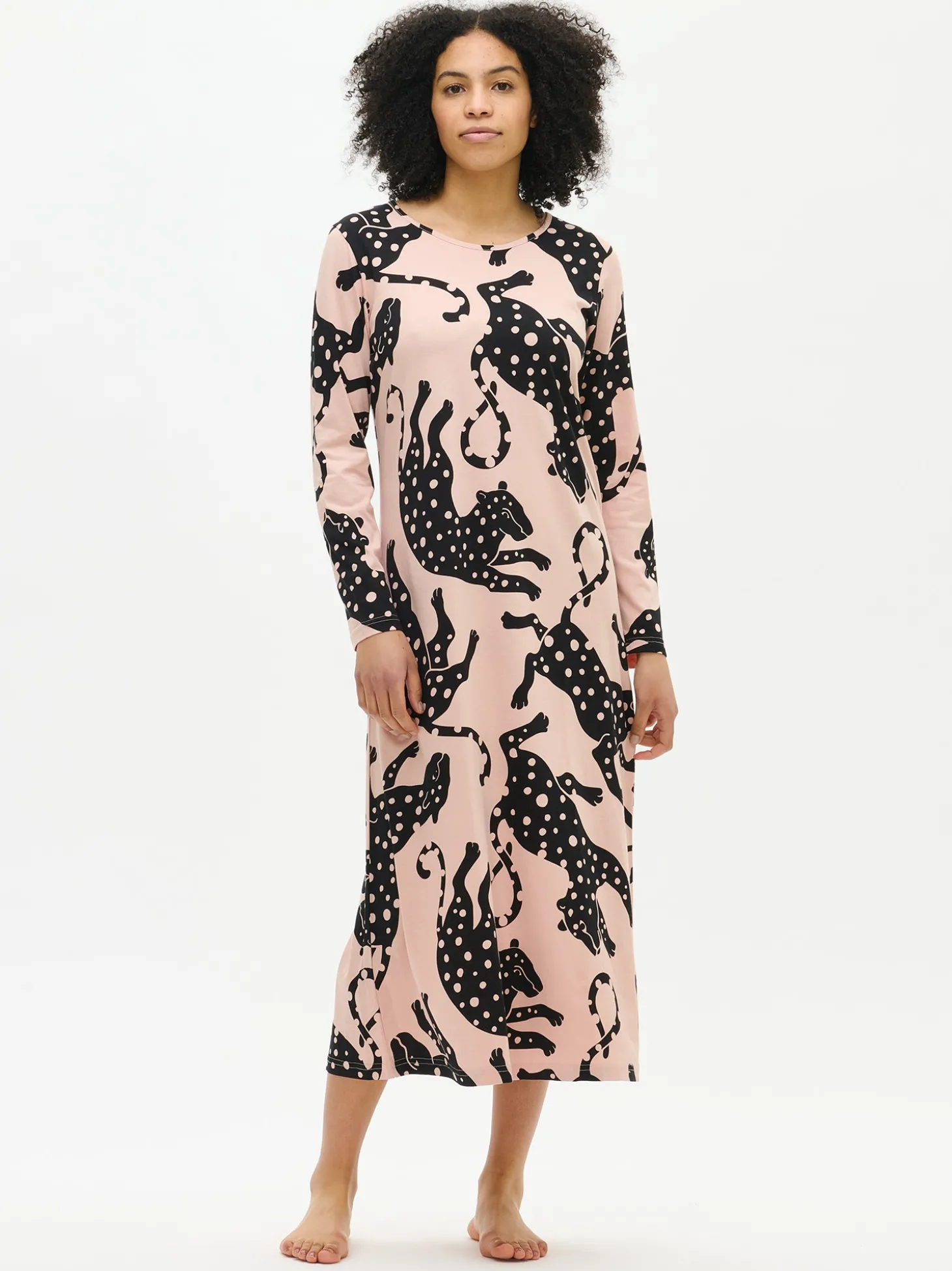 LEONORA pitkähihainen pitkä yöpaita – vaaleanpunainen