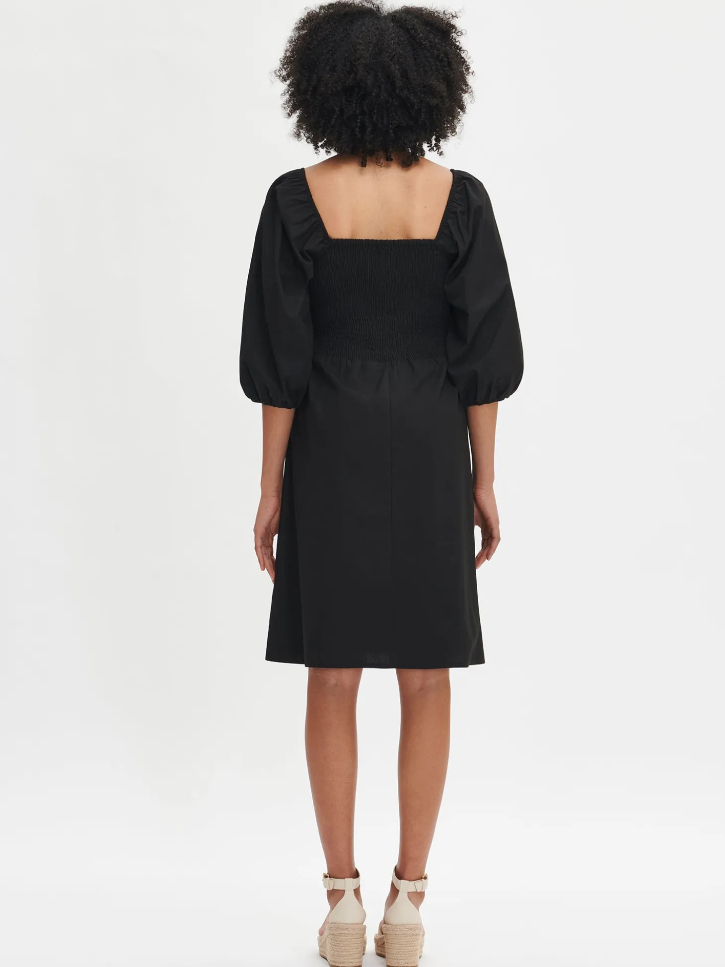 LUISA lyhyt kangasmekko - musta