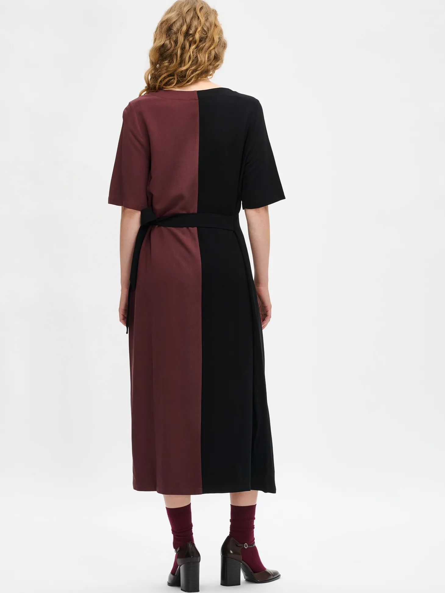 LYYRA mekko - tummanruskea