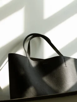 MAXI NARU nahkalaukku - musta