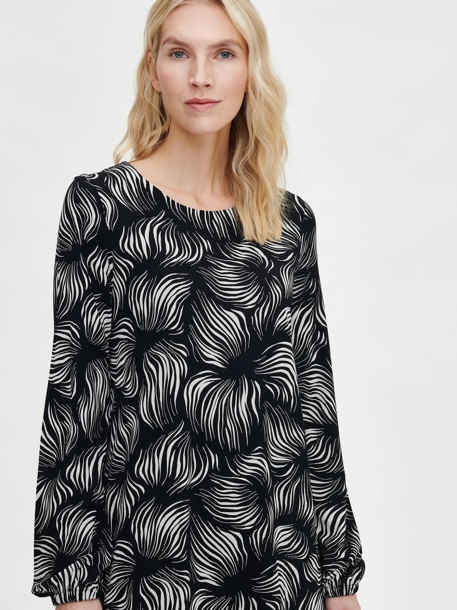 PIENI TUIJA tunika - mustavalkoinen