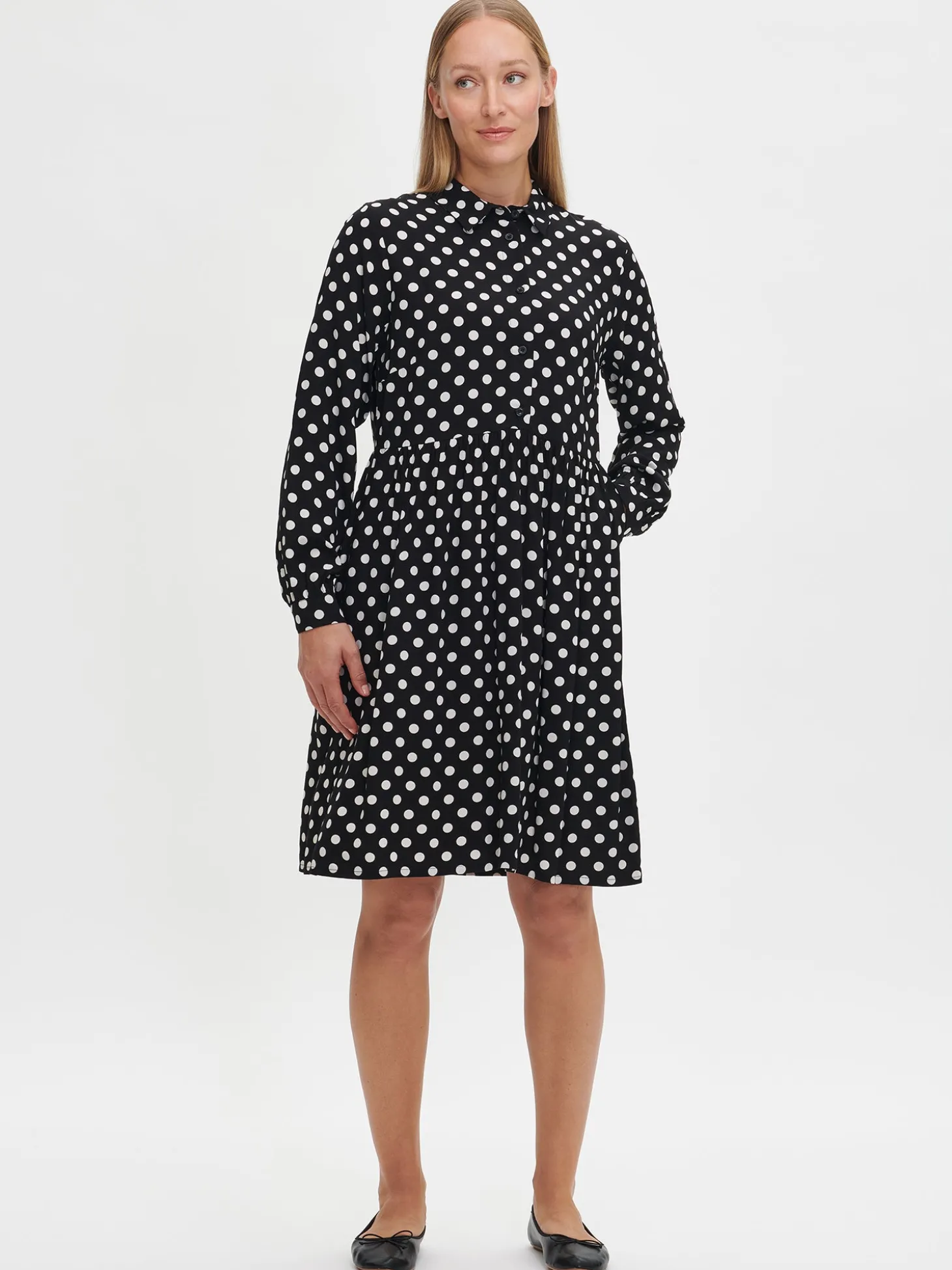 POLKKA lyhyt paitamekko - mustavalkoinen