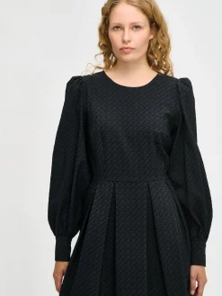 RELIEFI pitkä mekko - musta