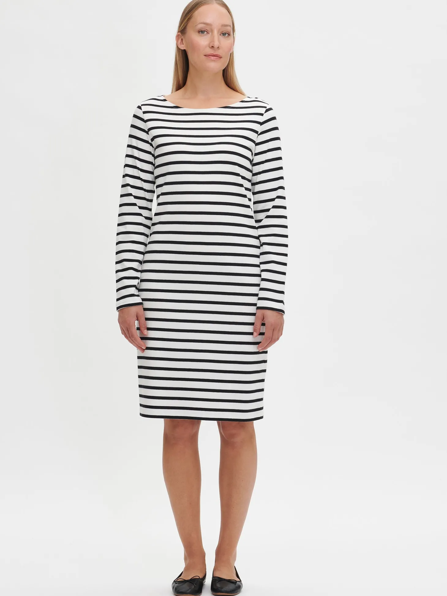 RIVI mekko - mustavalkoinen