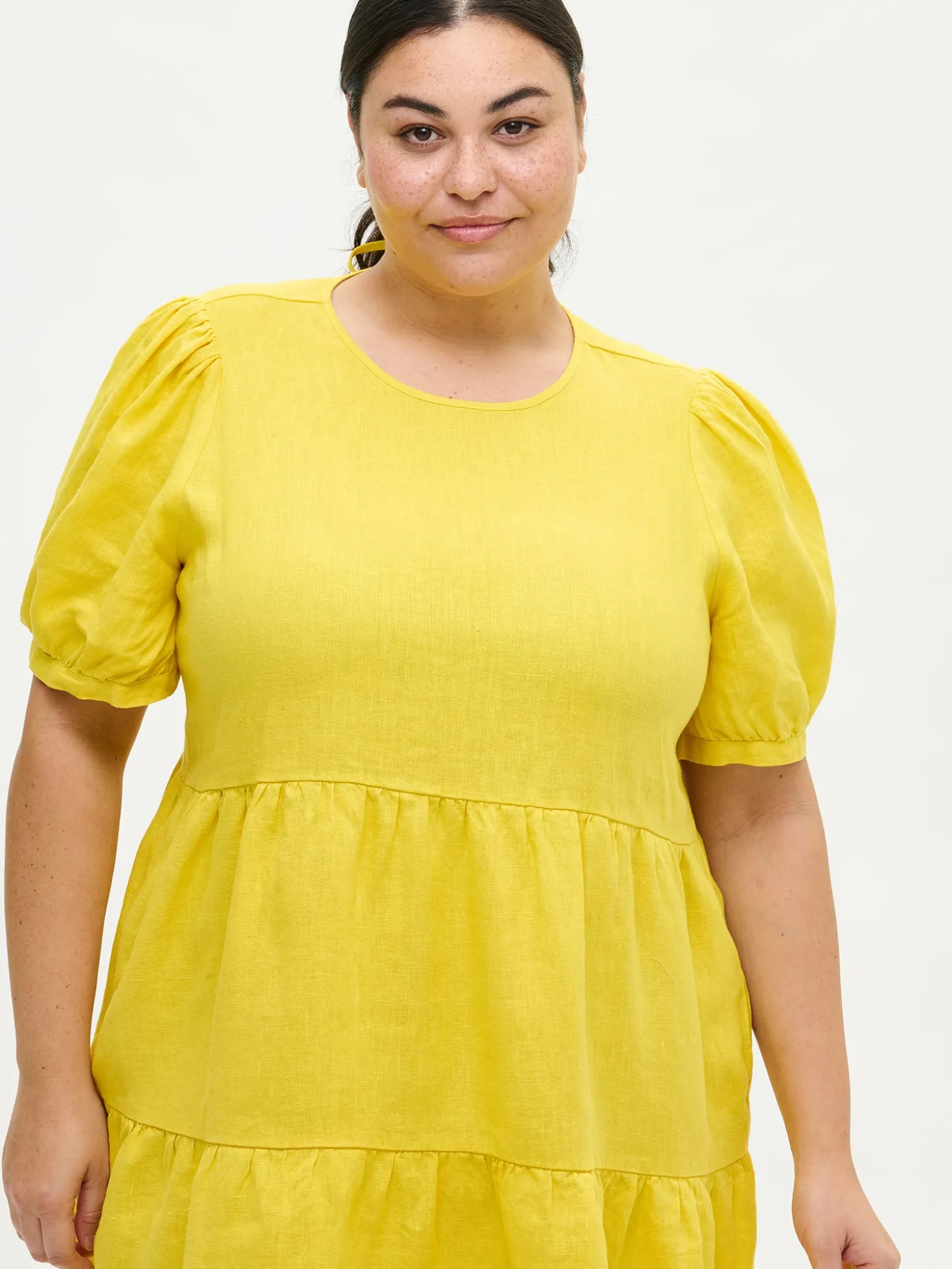 SARASTUS lyhyt pellavamekko - keltainen