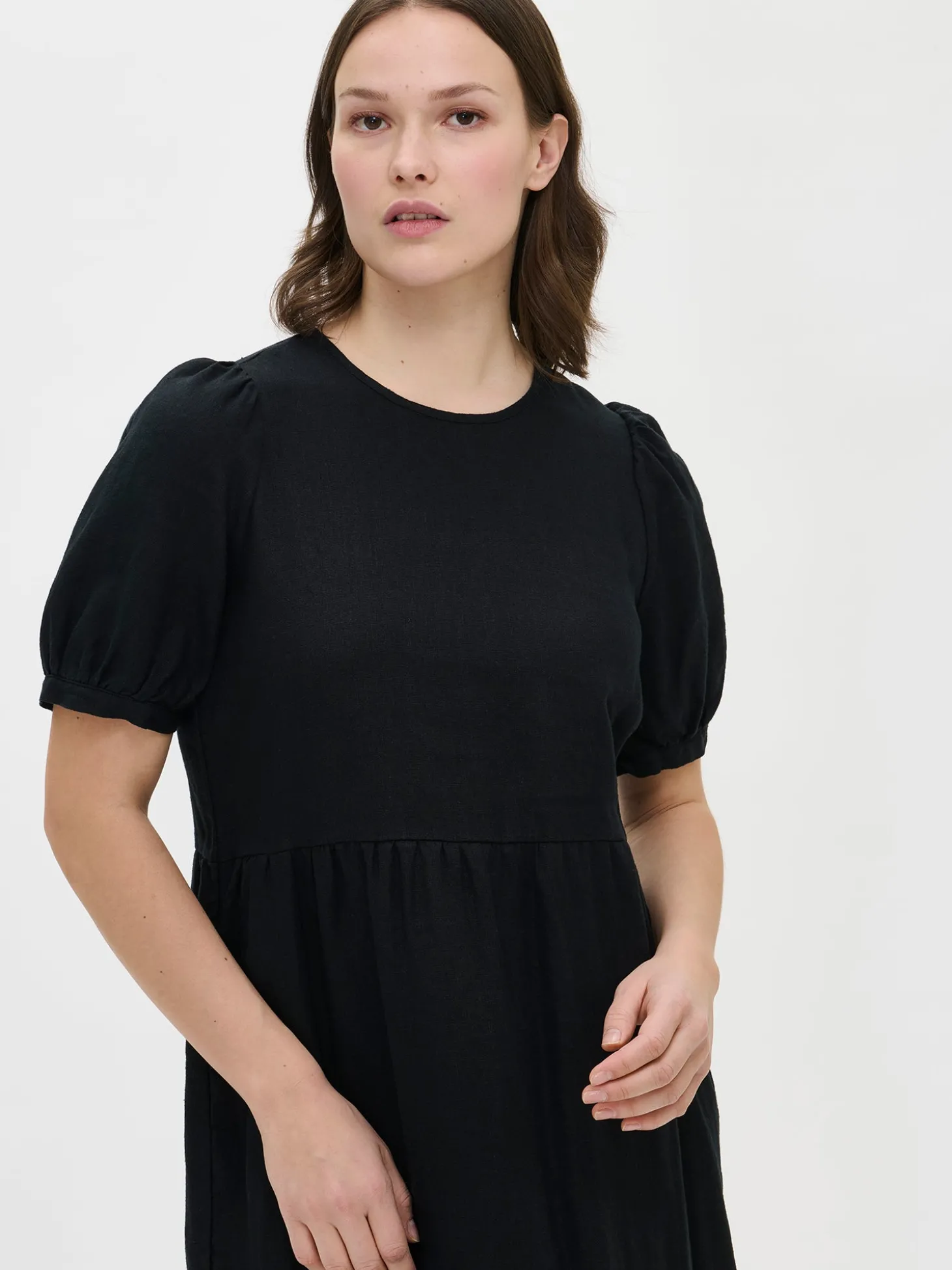 SARASTUS pitkä pellavamekko - musta