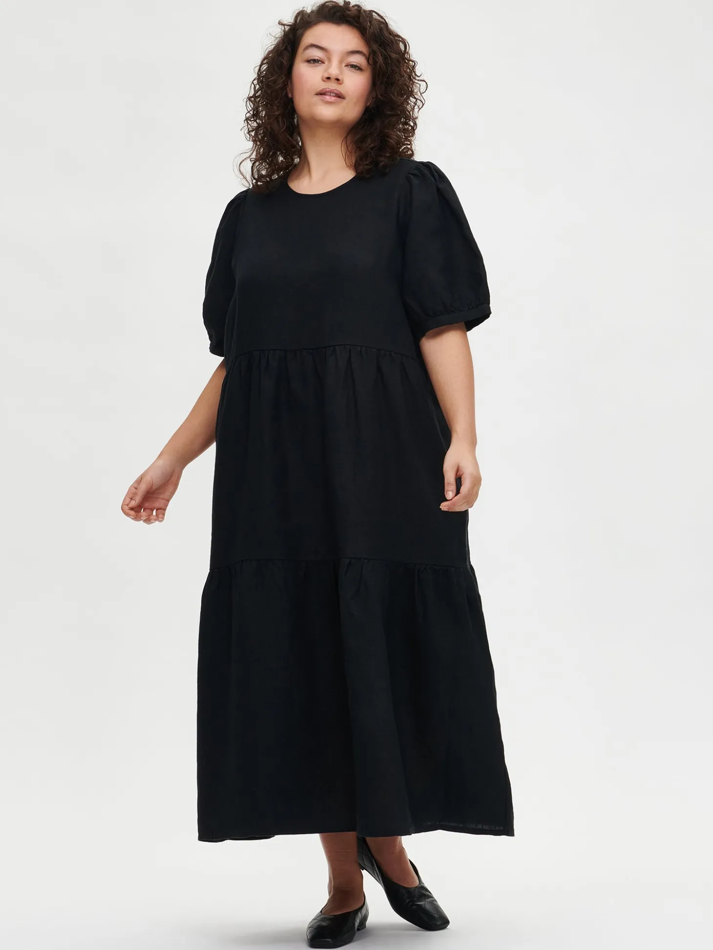 SARASTUS pitkä pellavamekko - musta