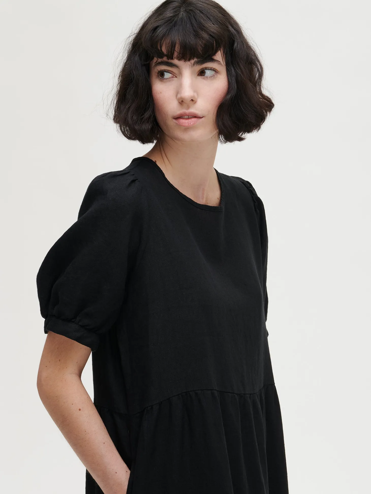 SARASTUS pitkä pellavamekko - musta