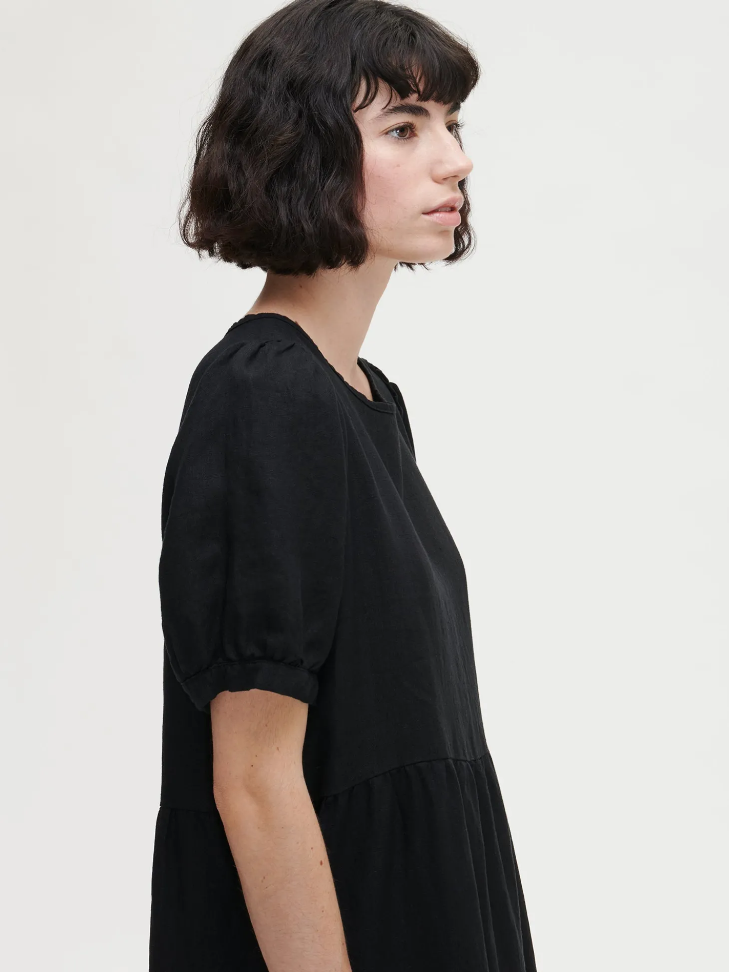 SARASTUS pitkä pellavamekko - musta