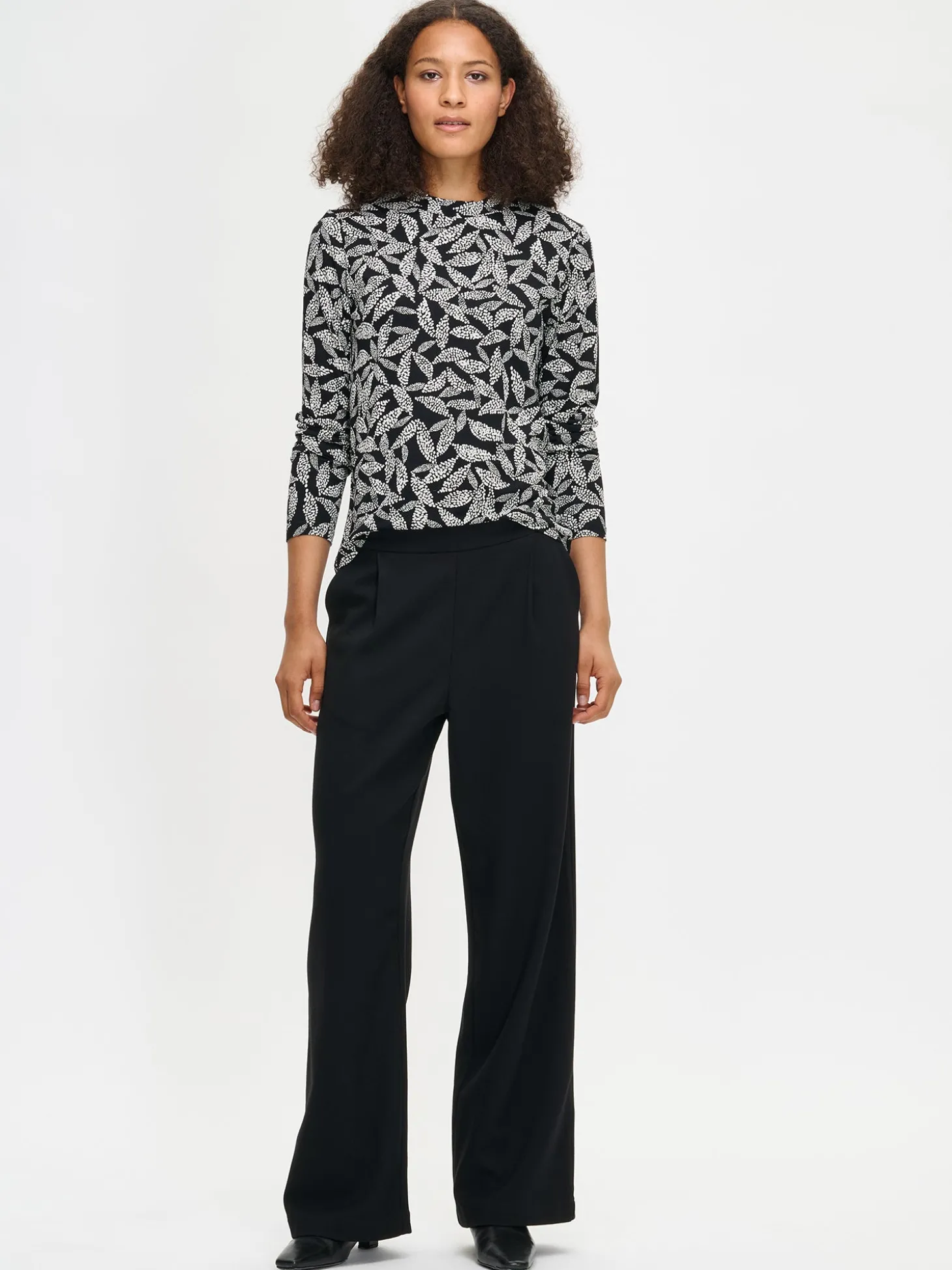 TRIINE pusero - mustavalkoinen