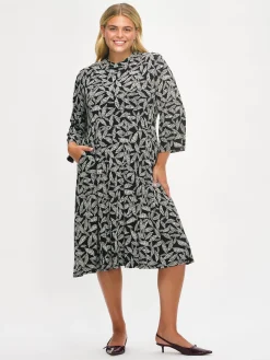 TRIINE trikoomekko - mustavalkoinen