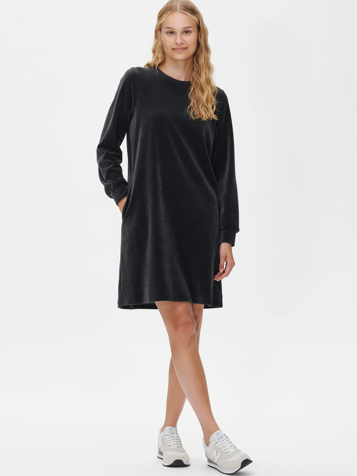 VELUURI mekko - meleerattu harmaa