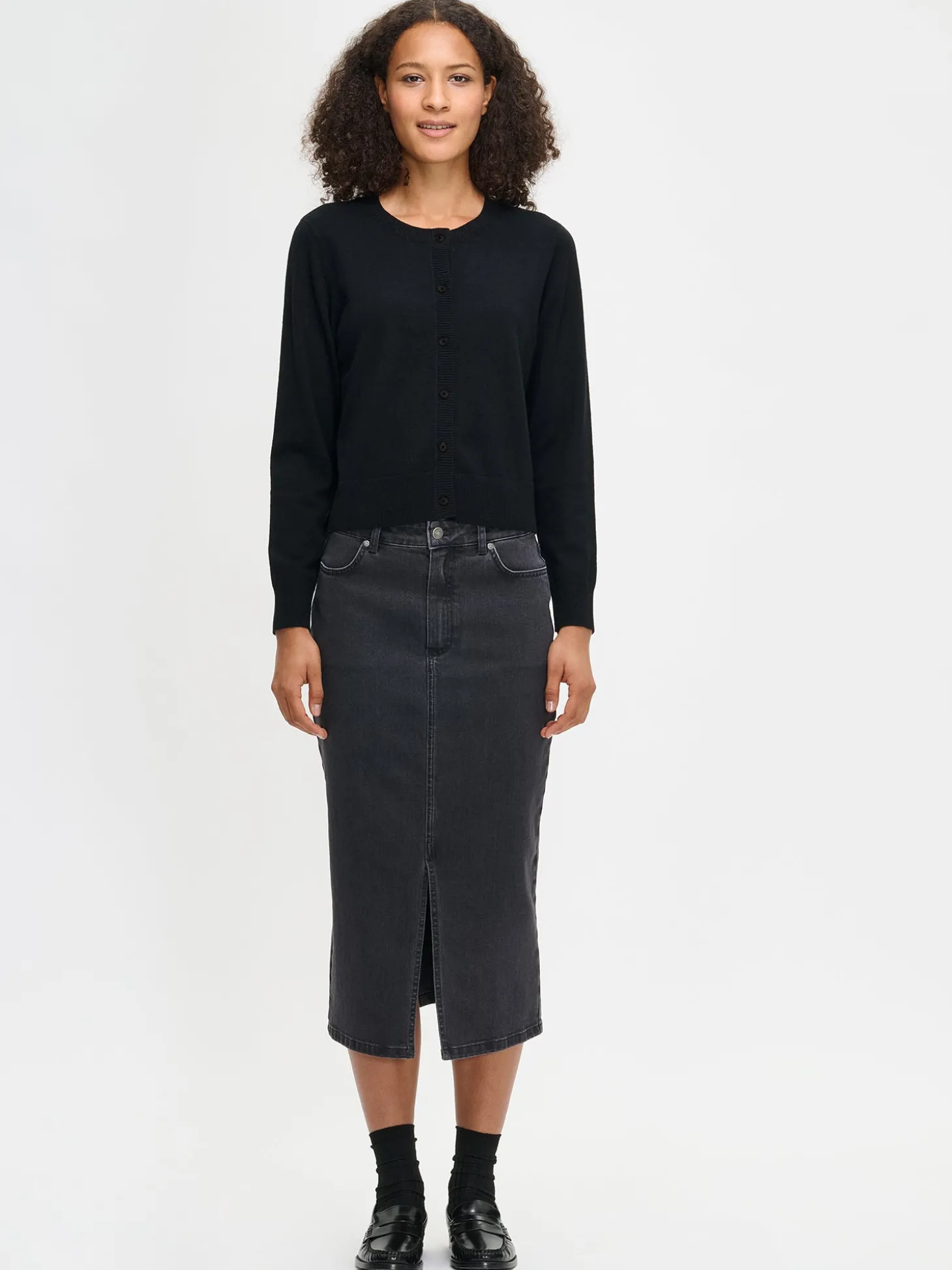 VILLIS neuletakki napeilla - musta