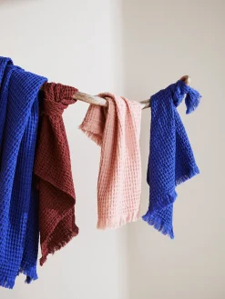 VOHVELI kylpypyyhe - tummanruskea